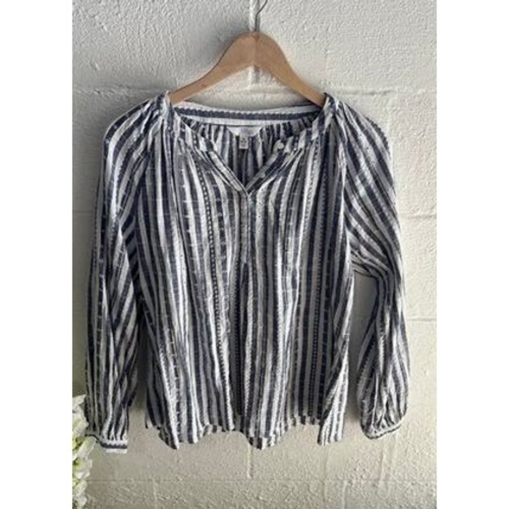 Time and Tru Gray Long Sleeve‎ Top Size Medium